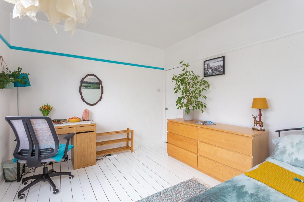 Bright & Spacious Double Room With Garden View- Close To Airport & City Centre 에든버러 외부 사진