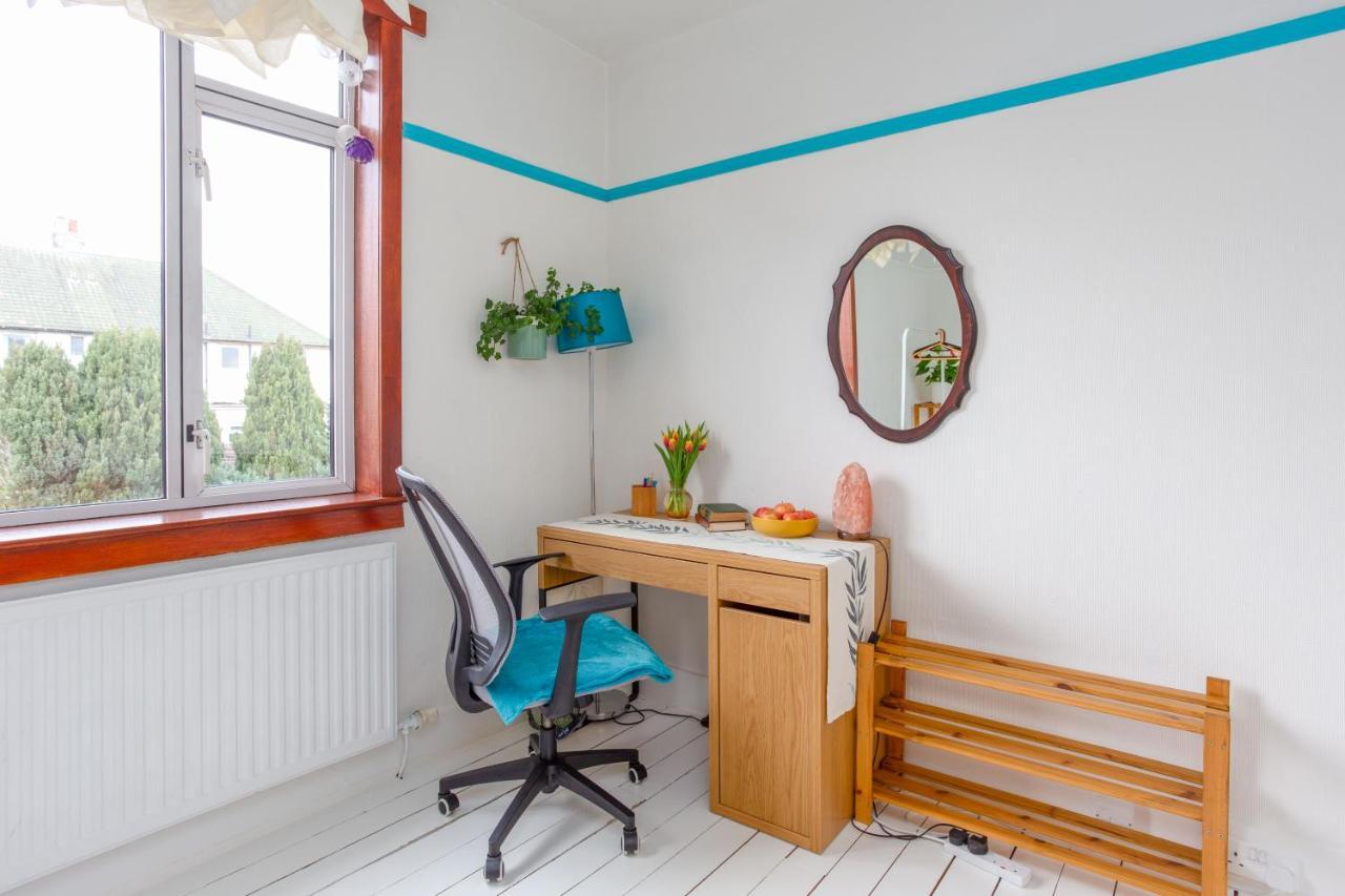 Bright & Spacious Double Room With Garden View- Close To Airport & City Centre 에든버러 외부 사진